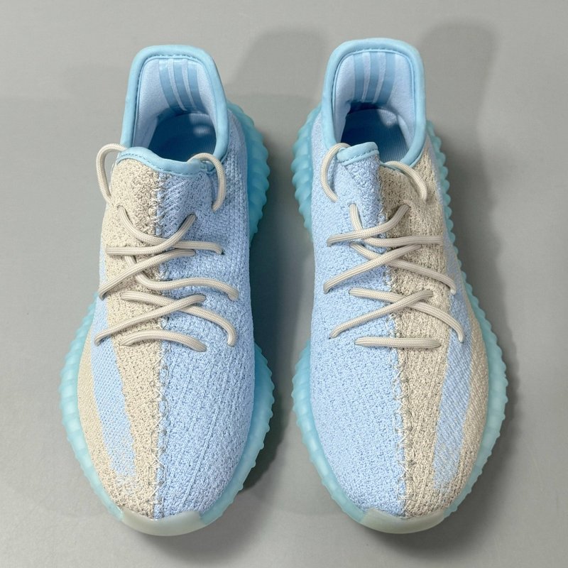 Yeezy 350 V2 하늘색 스니커즈 001-271492