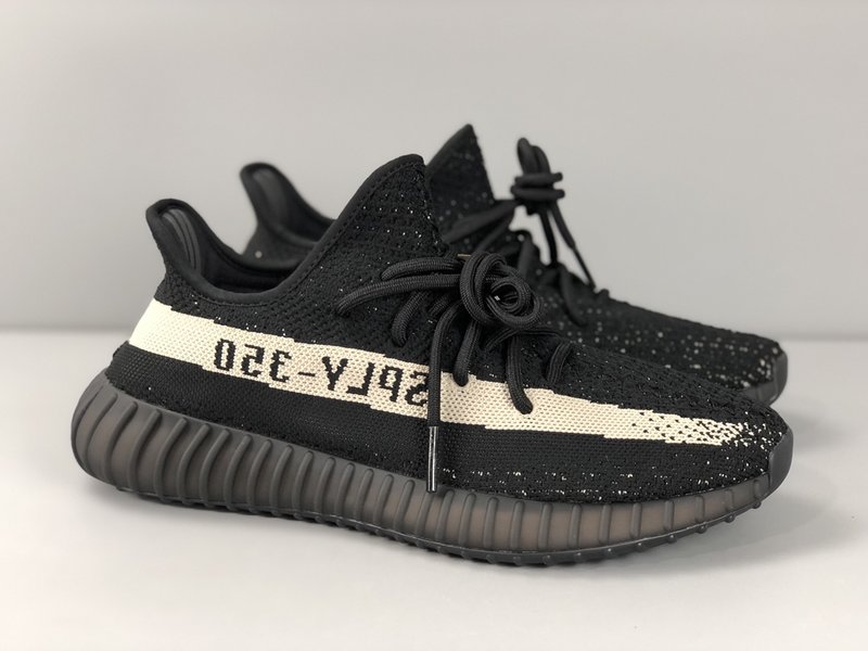 Yeezy 350v2 블랙/화이트 001-271514
