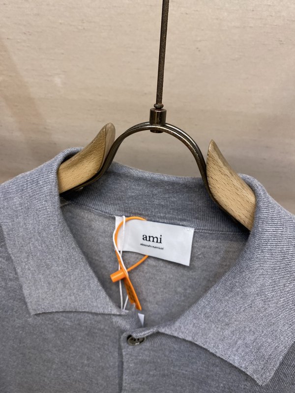 AMI Paris 하트 자수 니트 가디건 001-271836
