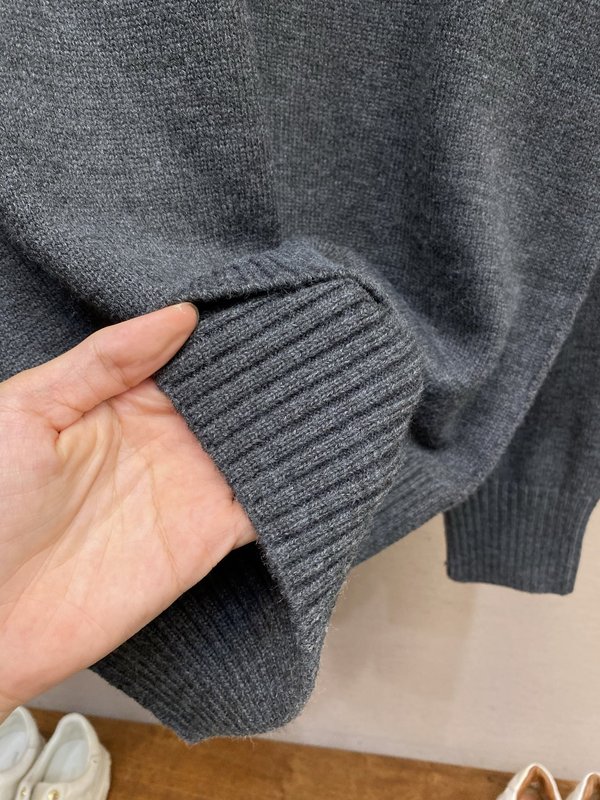 AMI Paris 하트로고 스웨터 001-271838