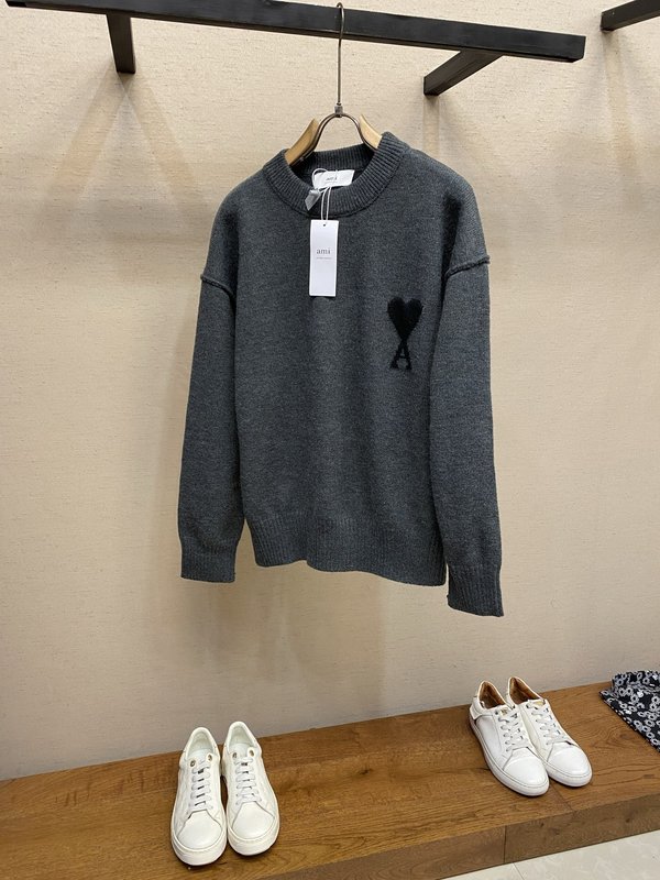 AMI Paris 하트로고 스웨터 001-271838