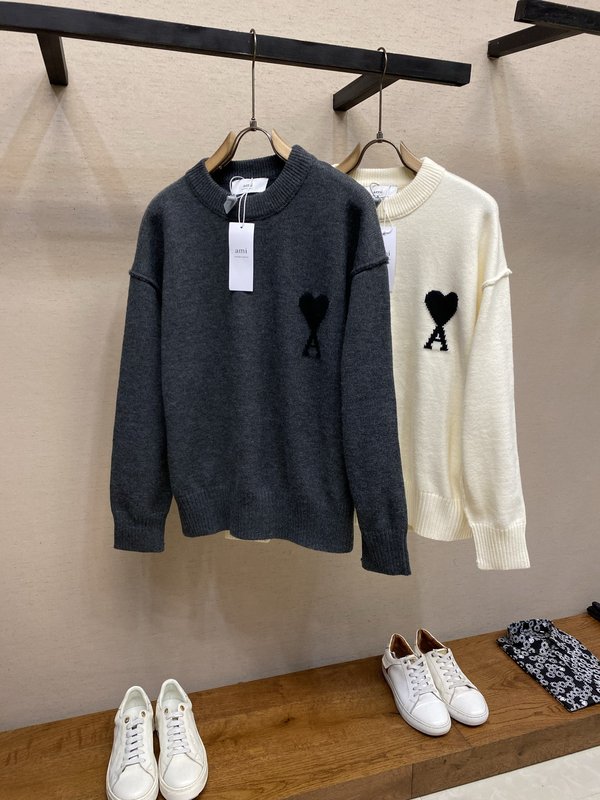 AMI Paris 하트로고 스웨터 001-271838