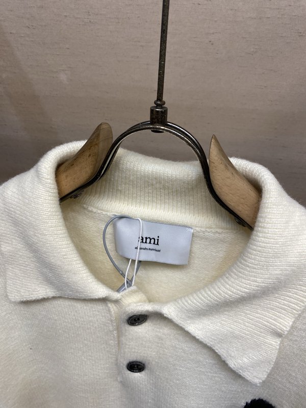 AMI 파리 울 하트 로고 니트 폴로 셔츠 001-271840