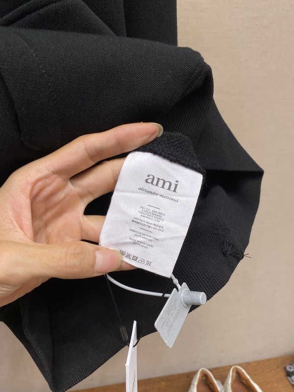 Ami Paris 하트 자수 코튼 후드 스웨트셔츠 001-271842