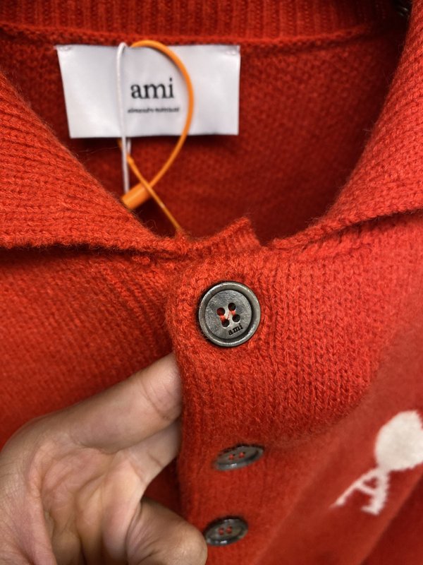 AMI Paris 하트 자카드 니트 폴로 셔츠 001-271843