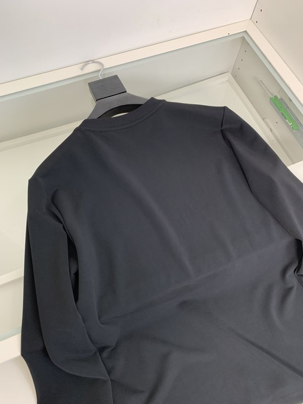 에르메스 라운드넥 긴팔 티셔츠 기하학 패치 001-271916
