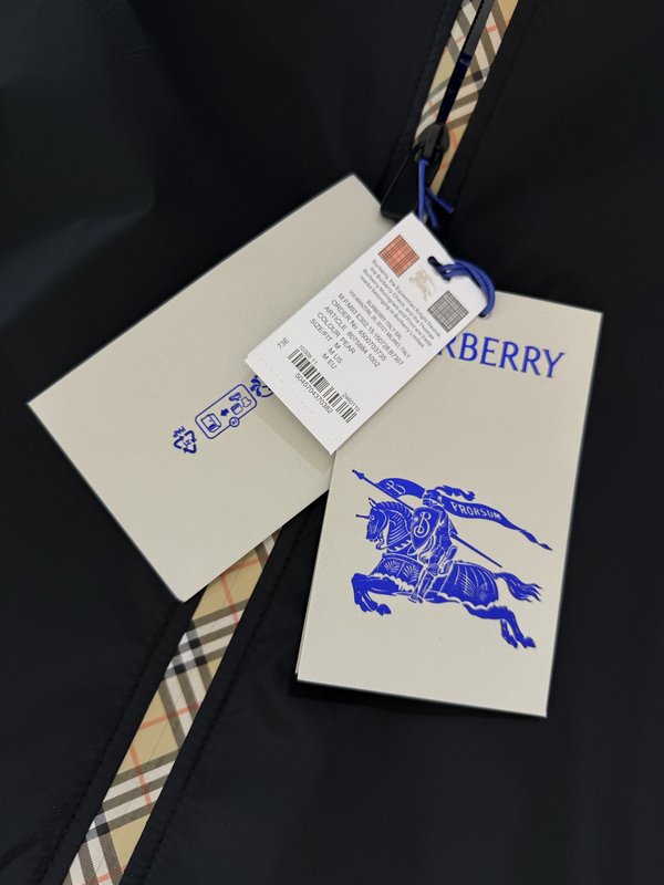Burberry 남성 후드 체크 패치 집업 자켓 001-271949