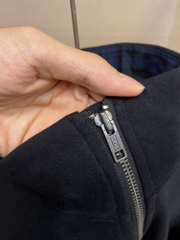Ralph Lauren 골드 자수 하이넥 스웨트셔츠 001-272015