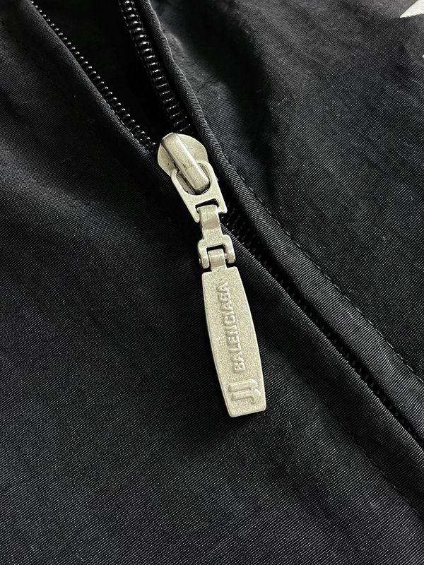 Balenciaga 스탠드칼라 자수 자켓 001-272022
