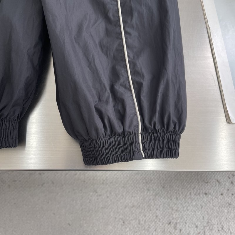 Balenciaga 로고 자수 하이넥 자켓 001-272046