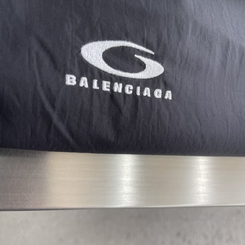 Balenciaga 로고 자수 하이넥 자켓 001-272046
