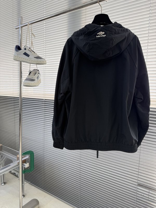발렌시아가 3B 로고 후드 집업 자켓 001-272054