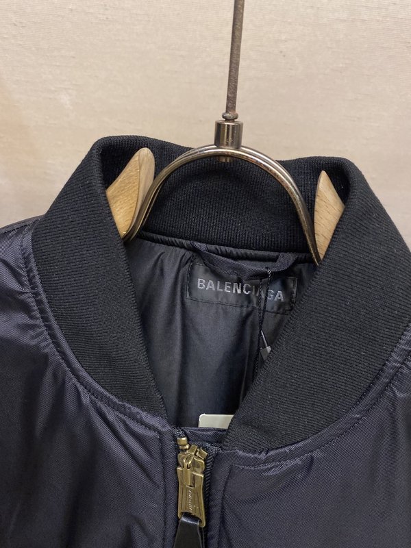 발렌시아가 25FW 가을겨울 신상 bomber 대형 플 001-272077