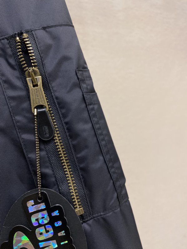 발렌시아가 25FW 가을겨울 신상 bomber 대형 플 001-272077