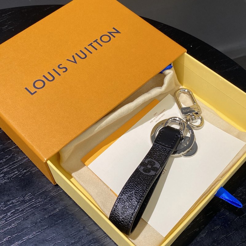 L.V 모노그램 이클립스 키링 001-273066