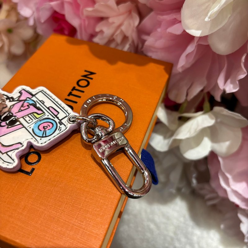 루이비통 투톤 로고 키체인 001-273106