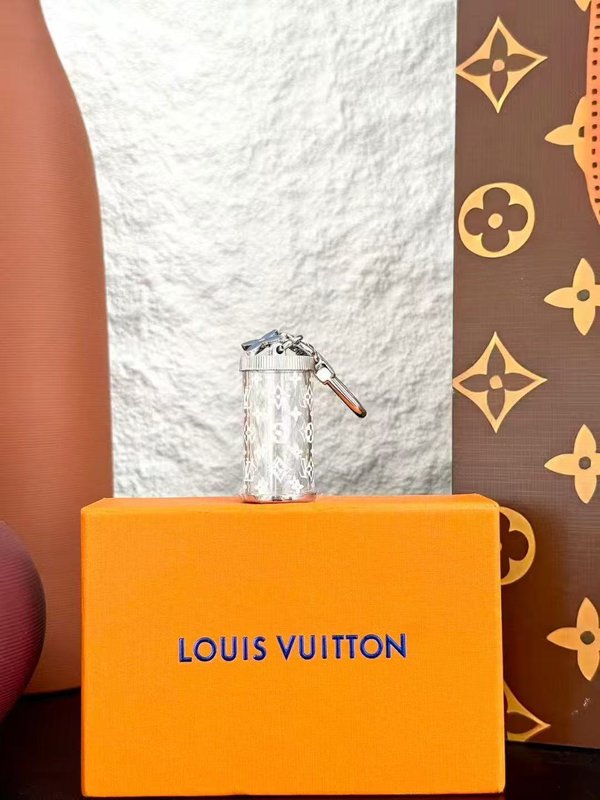 LV 모노그램 미니 캡슐 키링 001-273178