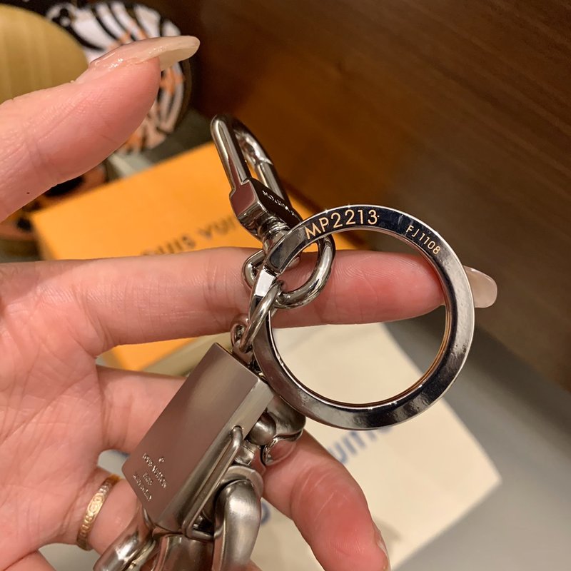 루이비통 우주인 키링 001-273183