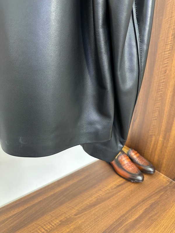 보테가 베네타 스탠드칼라 양피 숏자켓 001-273532