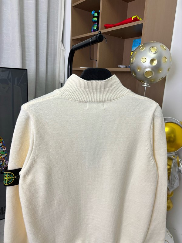 스톤아일랜드 니트 모직 패치 울 하프집업 스웨터 001-273693