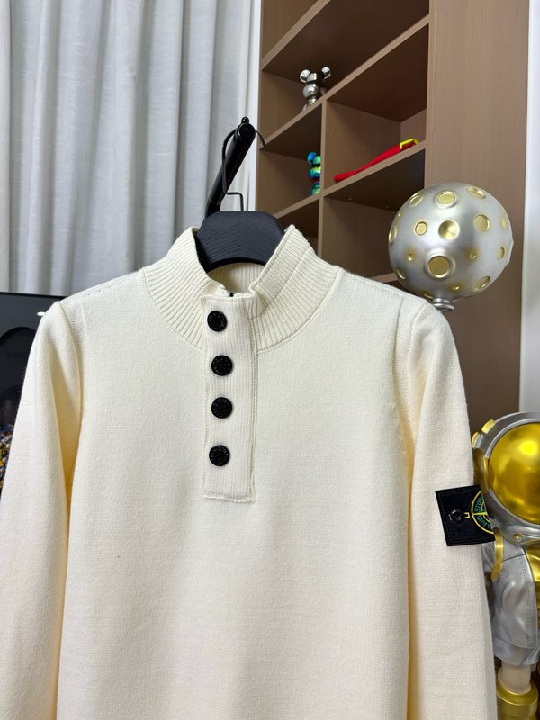 스톤아일랜드 니트 모직 패치 울 하프집업 스웨터 001-273693