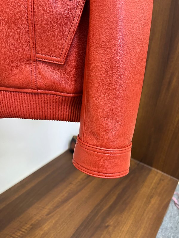 LV 리치 그레인 소가죽 턴다운 칼라 파일럿 자켓 001-273699