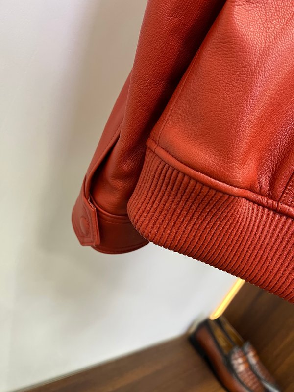 LV 리치 그레인 소가죽 턴다운 칼라 파일럿 자켓 001-273699