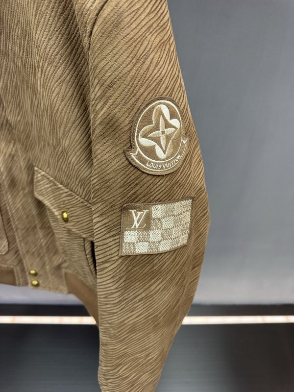 루이비통 LV 텍스처 양피 파일럿 자켓 001-273702