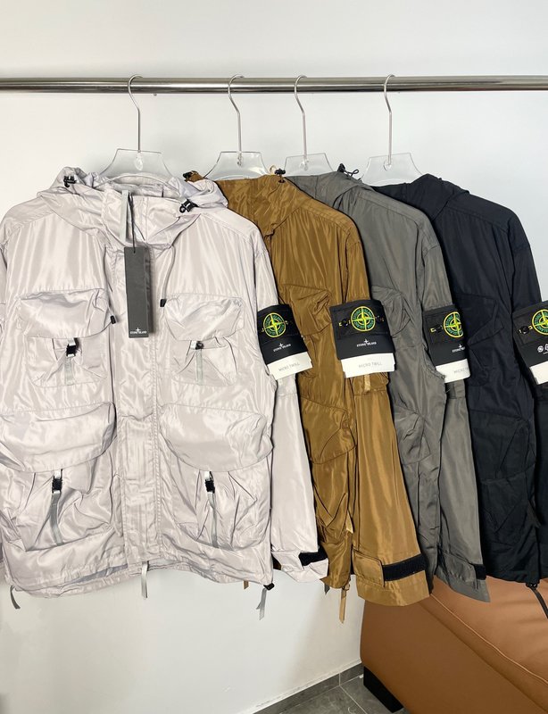 Stone Island 입체 재단 기능성 방풍 자켓 001-273745