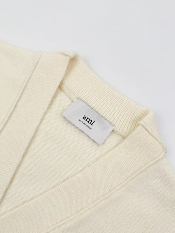 Ami 하트 자카드 메리노 울 가디건 001-273814