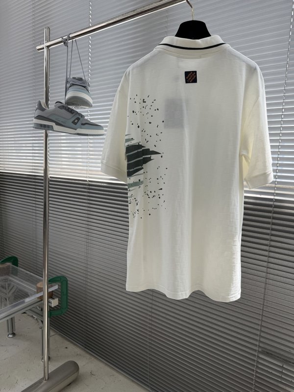 루이비통 초가을 남성 폴로 셔츠 001-274177