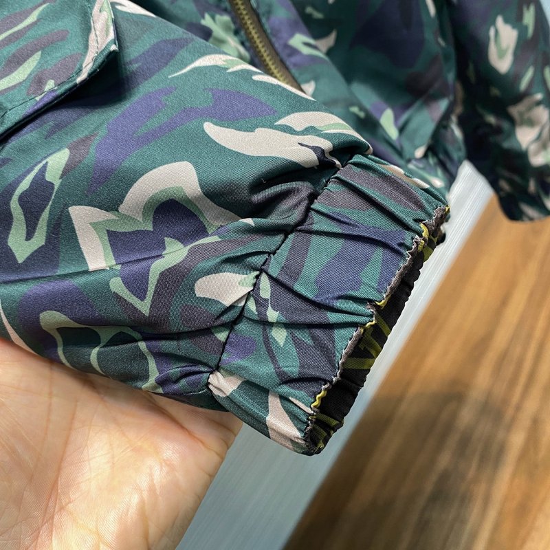 루이비통 고밀도 나일론 카모 후드 자켓 양면 착용 001-274209
