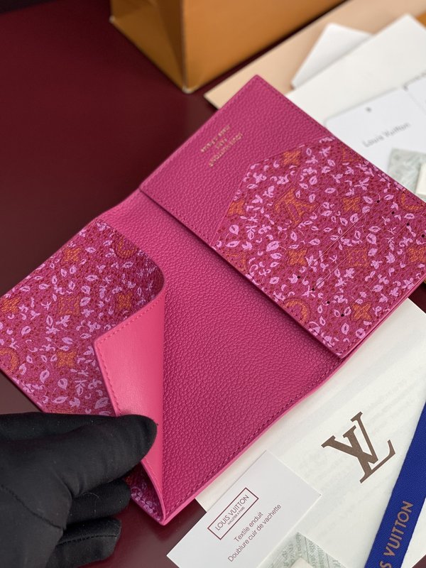 LV Rosalie 패스포트 케이스 (빨간색) 001-274255
