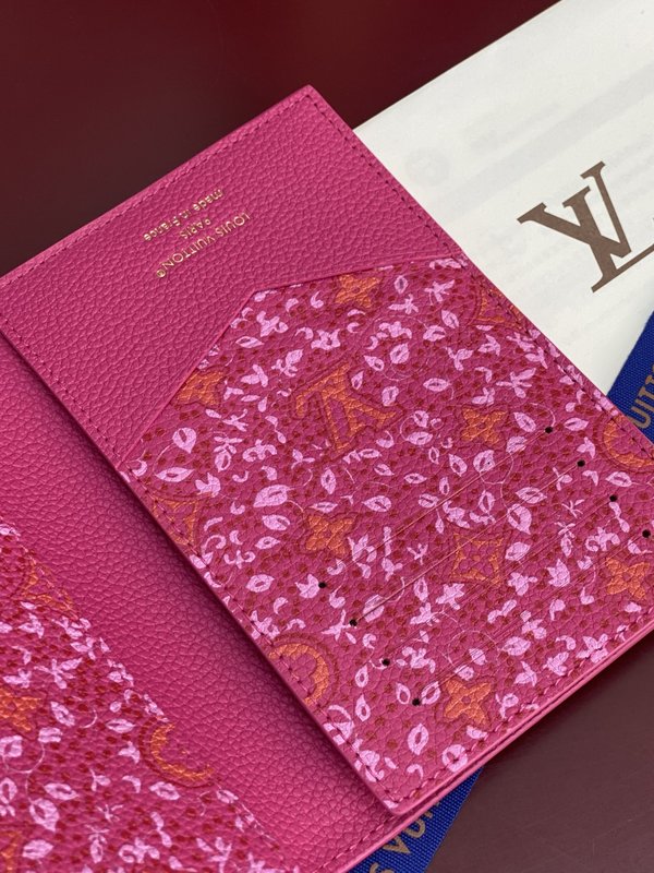 LV Rosalie 패스포트 케이스 (빨간색) 001-274255
