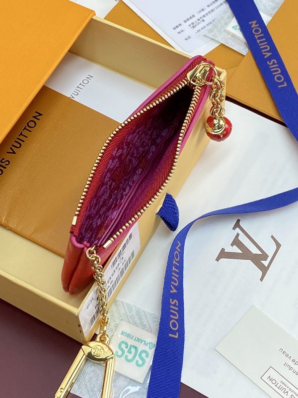LV 모노그램 레드 키홀더 001-274257
