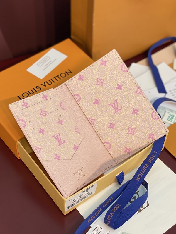 LV Rosalie 여권지갑 001-274259
