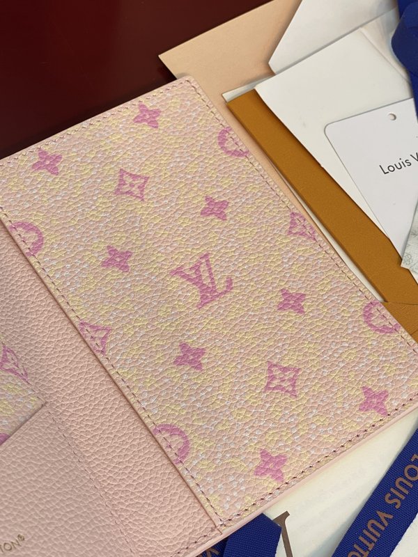 LV Rosalie 여권지갑 001-274259