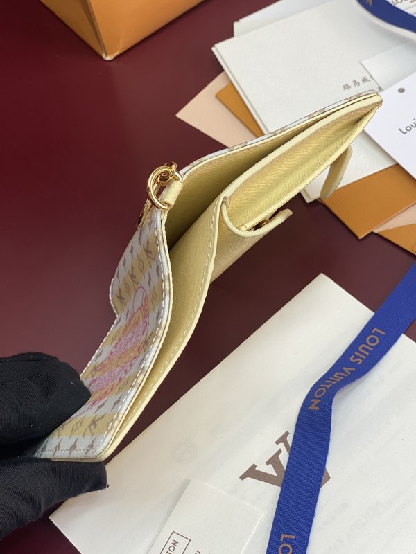 LV Charms 포켓 지갑 001-274313