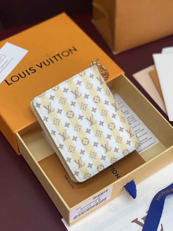 LV Charms 포켓 지갑 001-274313