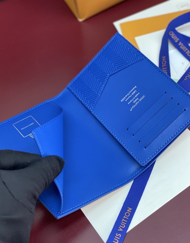 LV 가죽 여권 케이스 파란색 001-274316