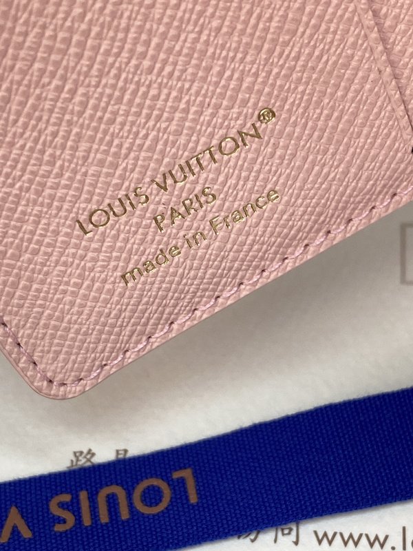 LV CHARMS 포켓 지갑 001-274324