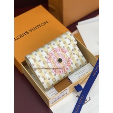 LV 아이보리 모노그램 지갑 001-274338