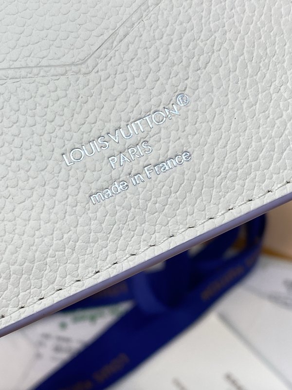 LV 마카롱 그라데이션 여권 케이스 001-274341