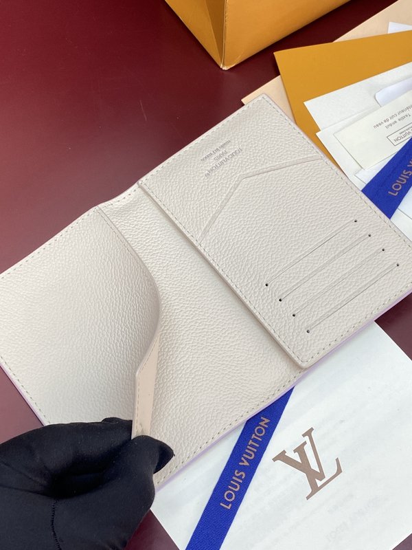 LV 마카롱 그라데이션 여권 케이스 001-274341