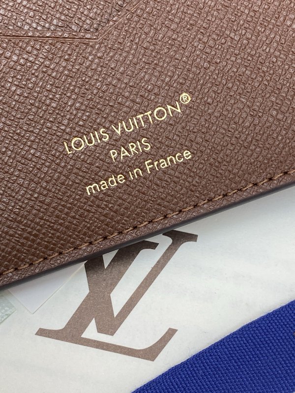 LV 모노그램 여권 케이스 001-274361