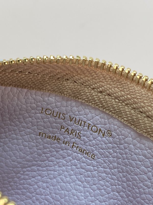 LV 모노그램 키홀더 칩 버전 001-274380