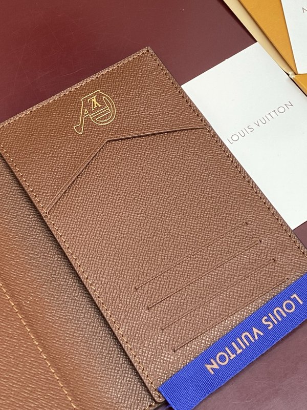 LV 모노그램 플라워 패스포트 케이스 001-274439