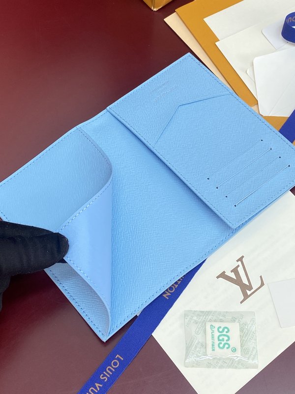 LV 모노그램 캔버스 여권 케이스 001-274501