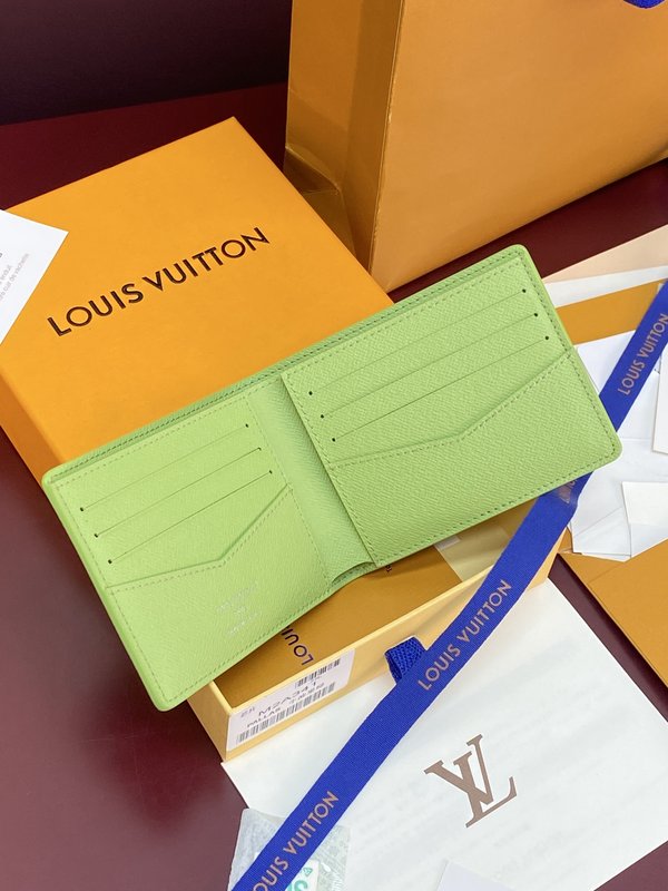 LV 아보카도 그린 슬렌더 지갑 001-274509