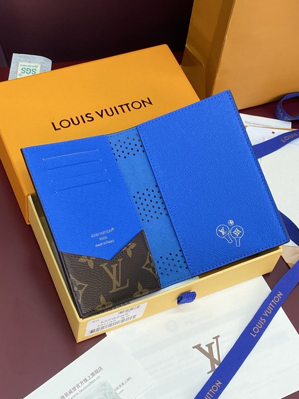 LV 모노그램 그리드 여권 케이스 001-274510